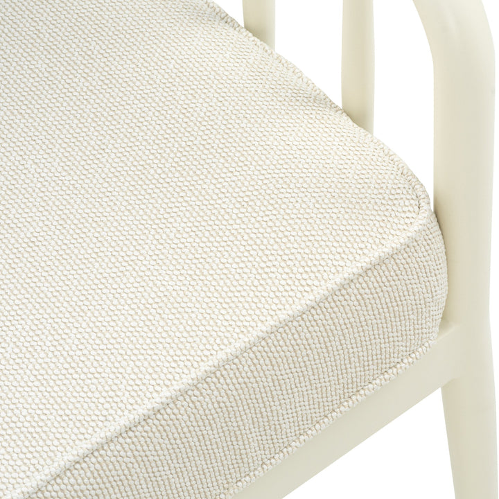 Brafab Coleville utesofa, nærbilde av beige setepute og kremhvit aluminiumsramme