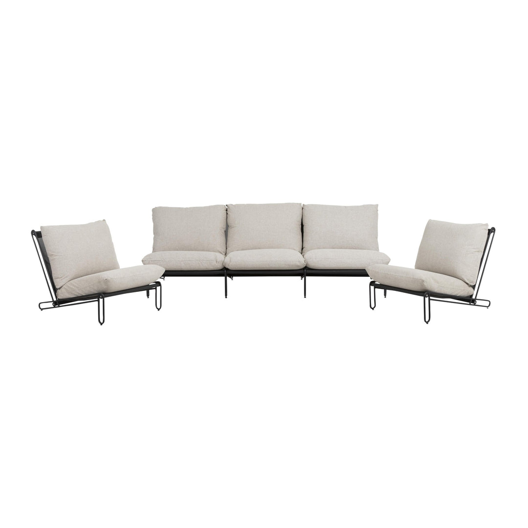 Brafab Blixt hagestol i sort med beige puter, vist med sofa og to lenestoler mot hvit bakgrunn