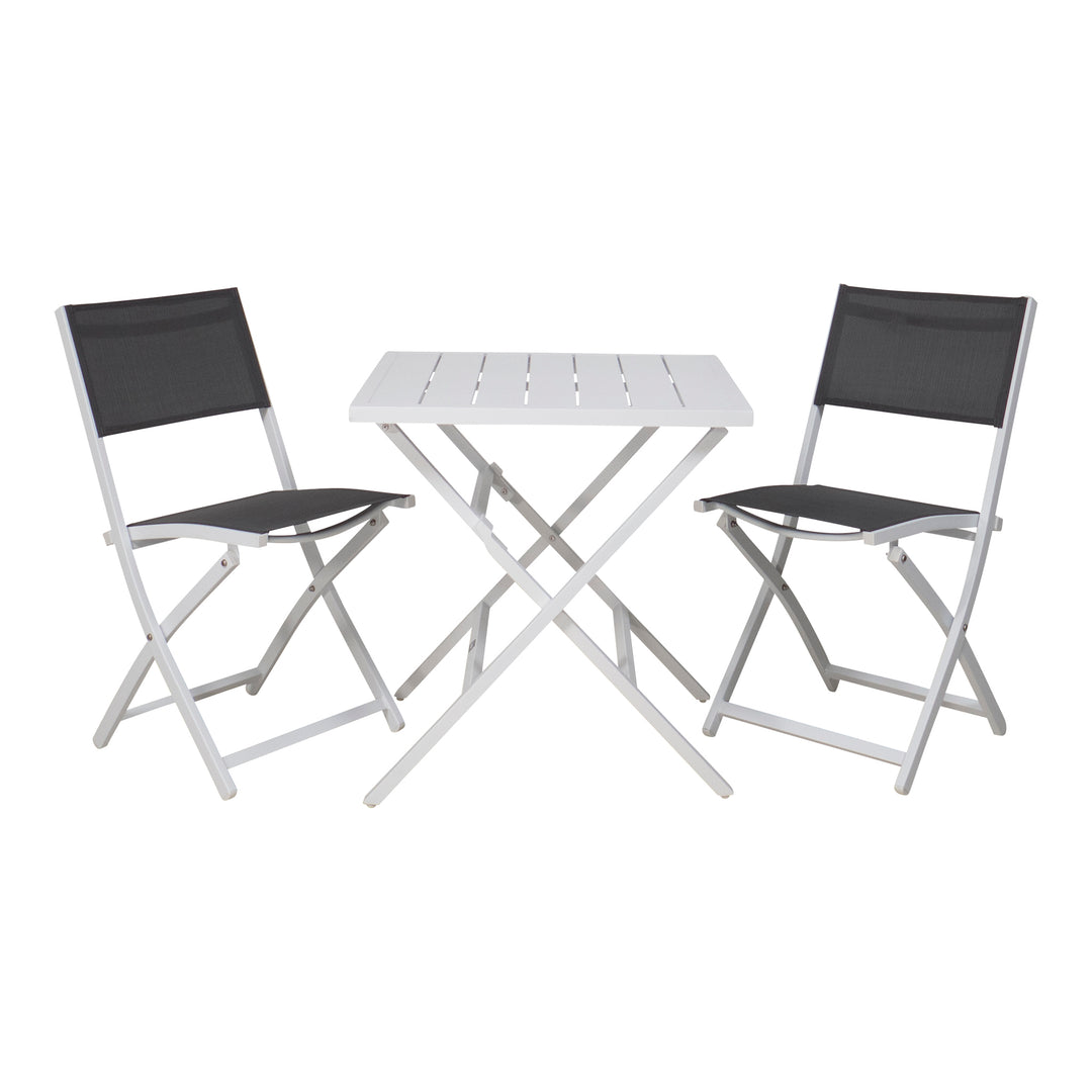 Brafab Leone klappstol i hvitt med sort textilene, to stoler og hvitt klappbord mot hvit bakgrunn