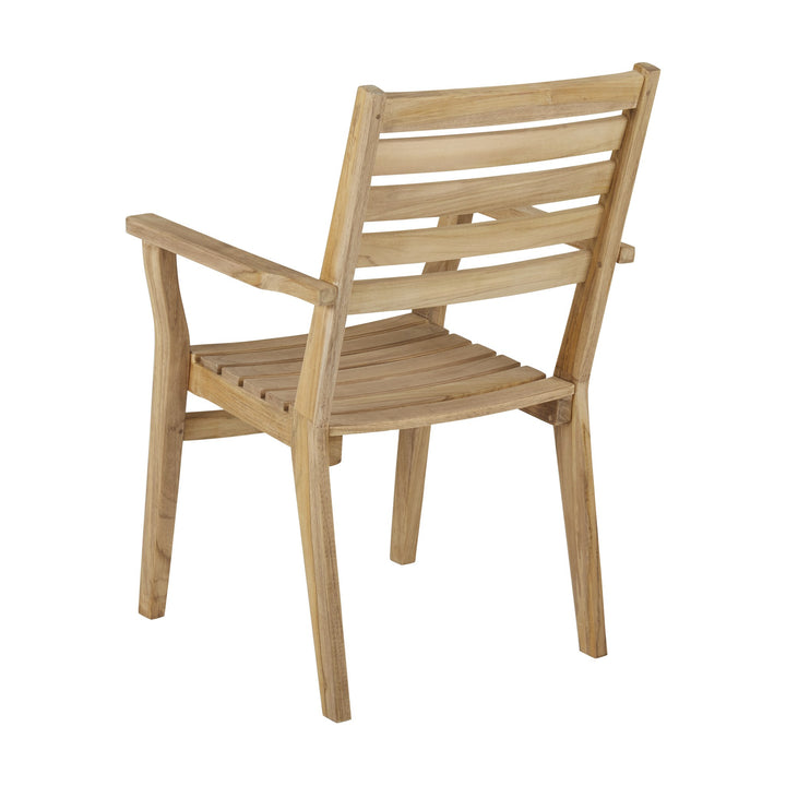 Brafab Keros spisestol i lyst teak med spilerygg og armlener, sett skrått bakfra