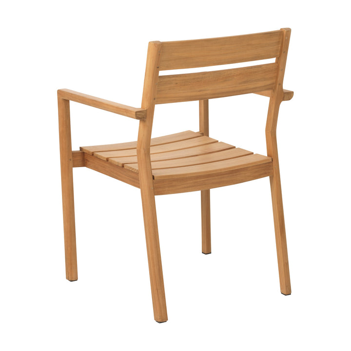 Brafab Delia stablestol i naturlig teak med armlener, sett bakfra.
