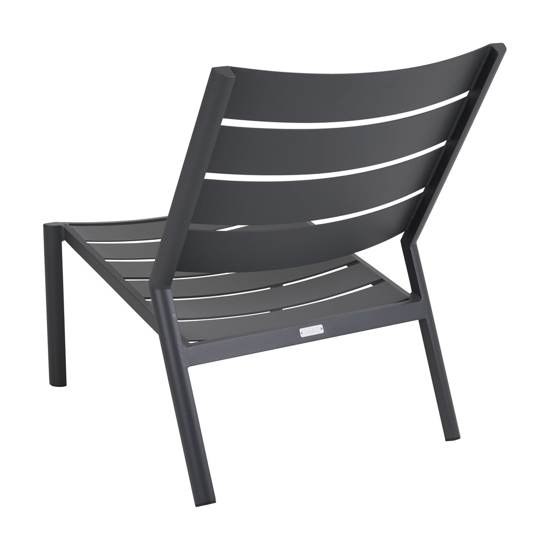 Brafab Delia loungestol i antrasitt aluminium med spilerygg, sett bakfra mot hvit bakgrunn