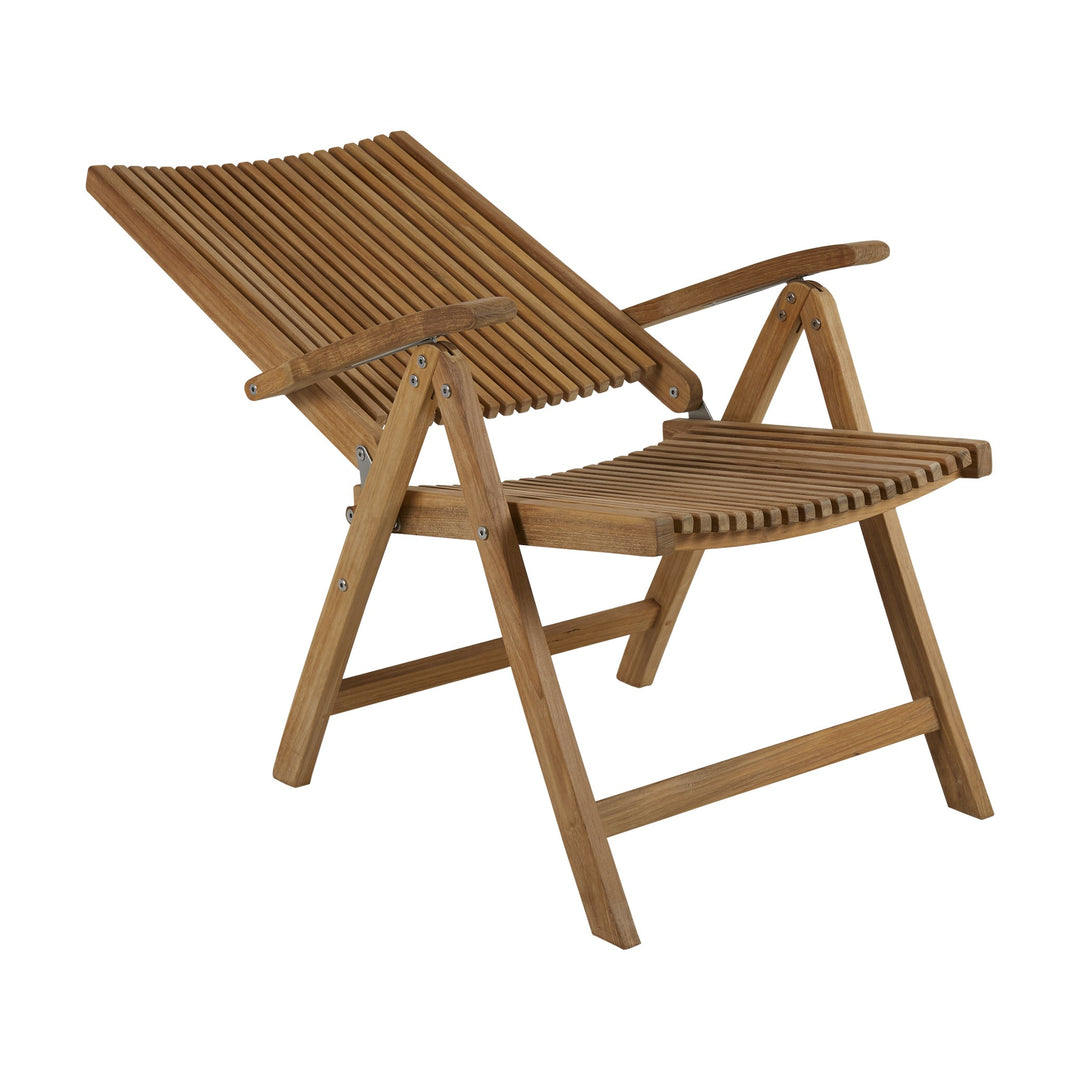 Brafab Julita spisestol med armlene i teak, sammenleggbar med spilesete, mot hvit bakgrunn