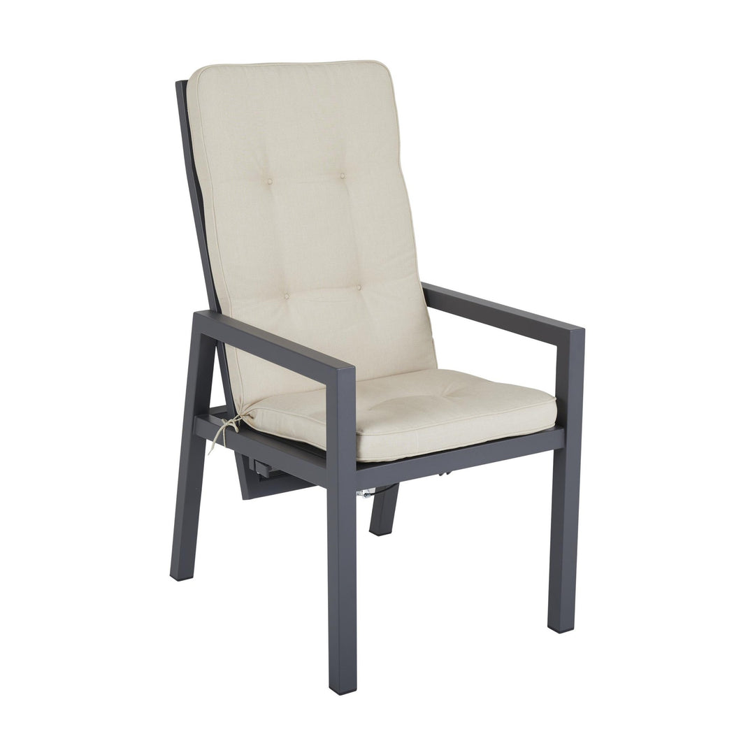 Brafab Newfort spisestol i antrasitt med beige tuftet pute og justerbar rygg, hvit bakgrunn