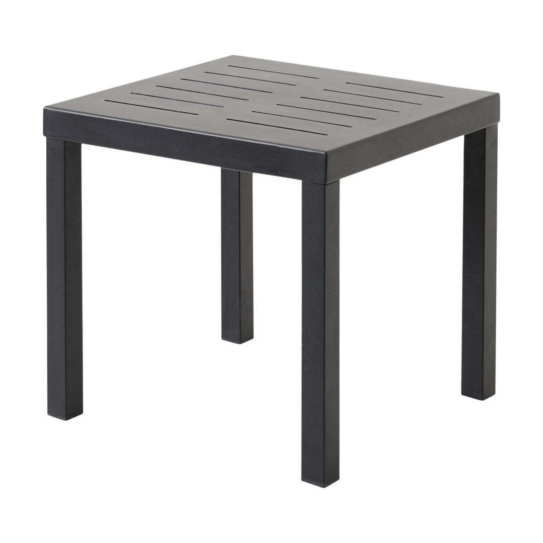 Brafab Belfort sidebord i sort aluminium med spaltet plate, sett skrått ovenfra mot hvit bakgrunn