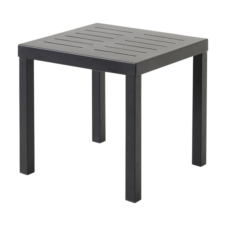 Brafab Belfort sidebord i sort aluminium med spaltet plate, sett skrått ovenfra mot hvit bakgrunn