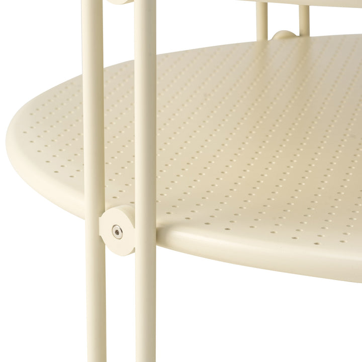 Brafab Blixt sofabord i pearl white, nærbilde av perforert plate og rundt understell