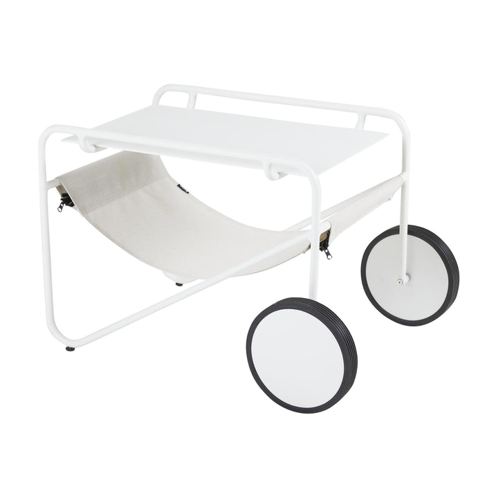 Poul sidebord i hvitt, rundt med hjul