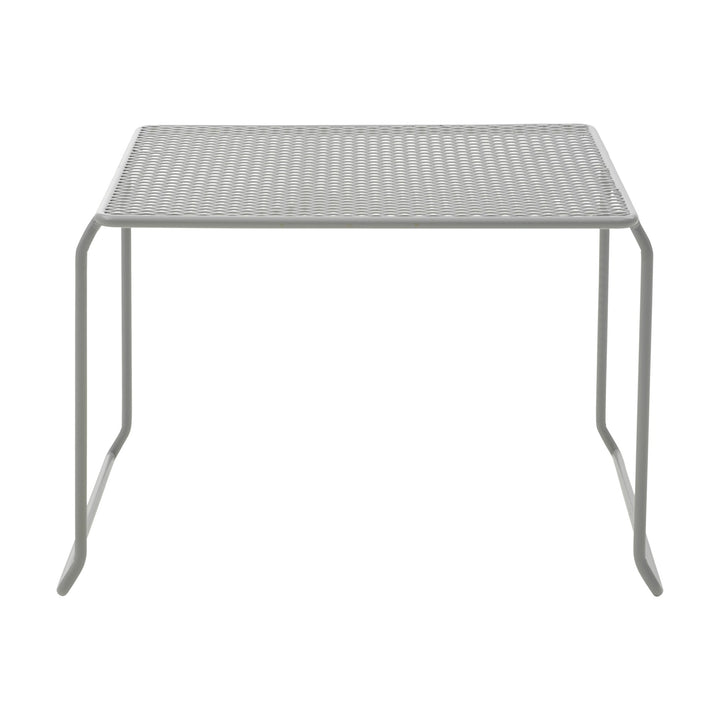 Haru sofabord i grå perforert metall med kvadratisk plate og slanke ben