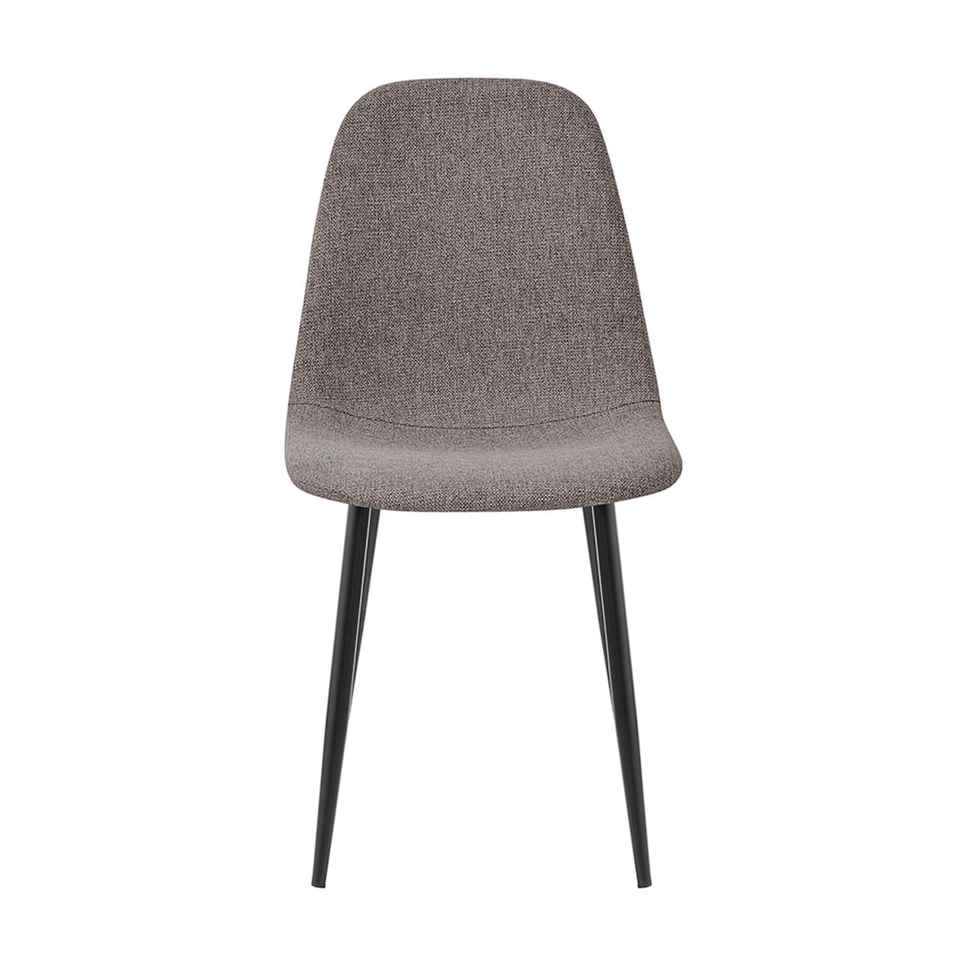 Raya spisestol i gråbeige stoff med sorte metallben, sett forfra mot hvit bakgrunn