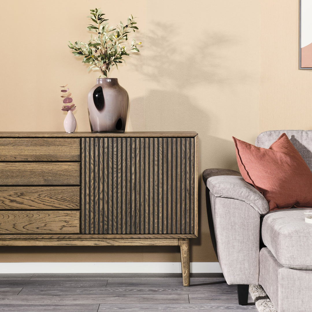 Casø Broholm Skjenk, smoked oiled – detaljbilde