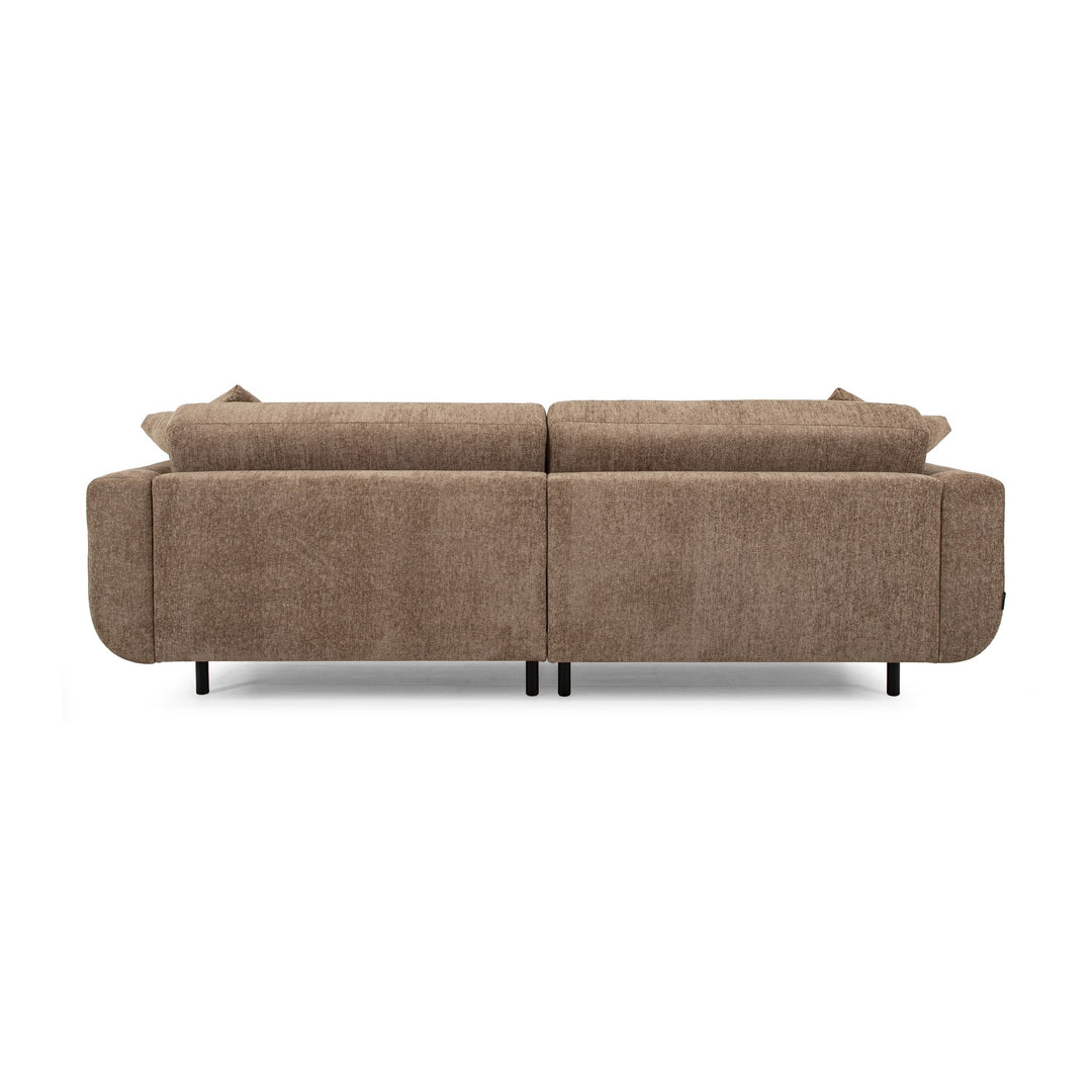 Lazy 3-seter sofa i lys brun chenille, sett bakfra med løse ryggputer