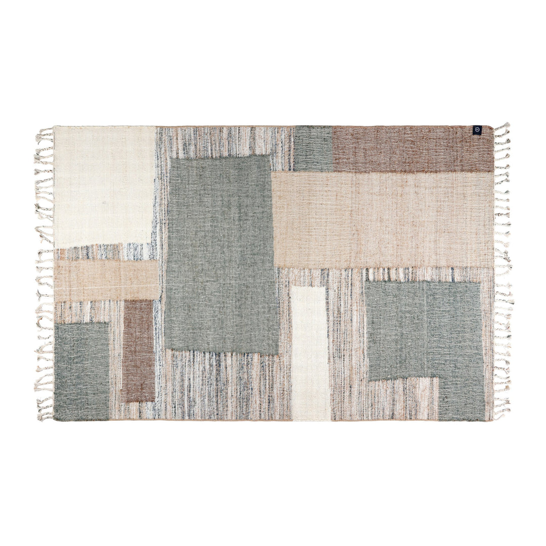 Inhouse Kudo teppe, flatvevd kelim i patchwork med salviegrønt, brunt og beige