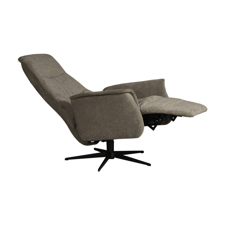 Hjort Knudsen Slimline reclinerstol i gråbrunt stoff, tilbakelent sett skrått forfra