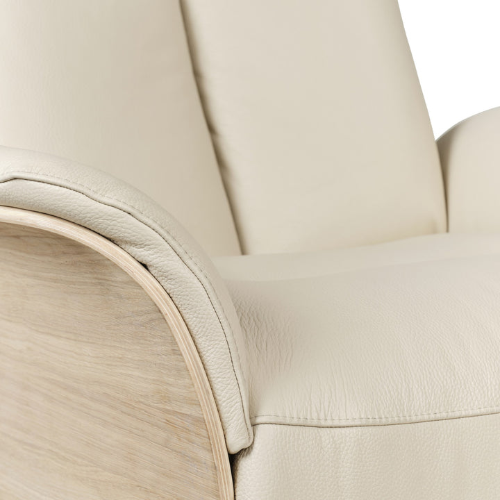 Hjort Knudsen 8295 Superior lenestol i offwhite skinn med utfelt fotstøtte, forfra
