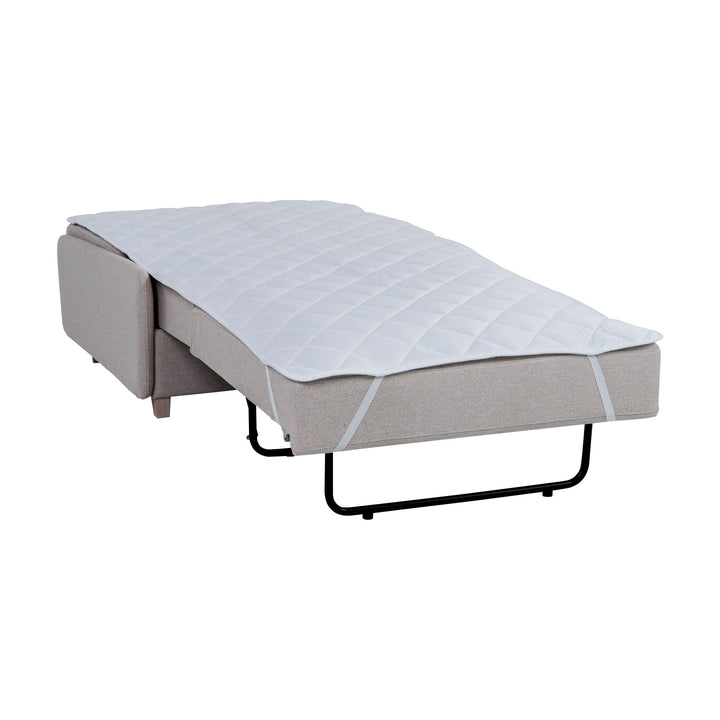 Hovden Smarty sovesofa 1-seter i naturbeige, utslått til seng med hvit madrassbeskytter.