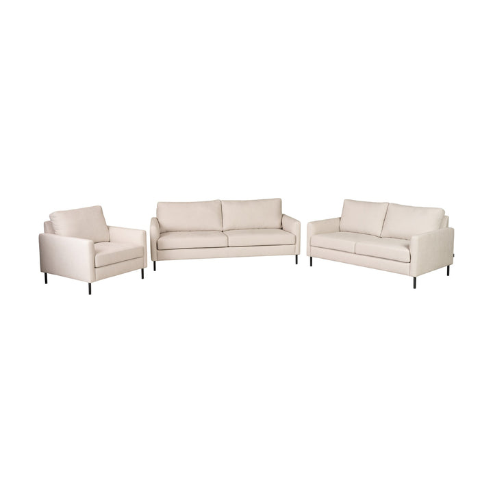 Hovden Como serie i kremhvit med lenestol og to sofaer på sorte metallben, mot hvit bakgrunn
