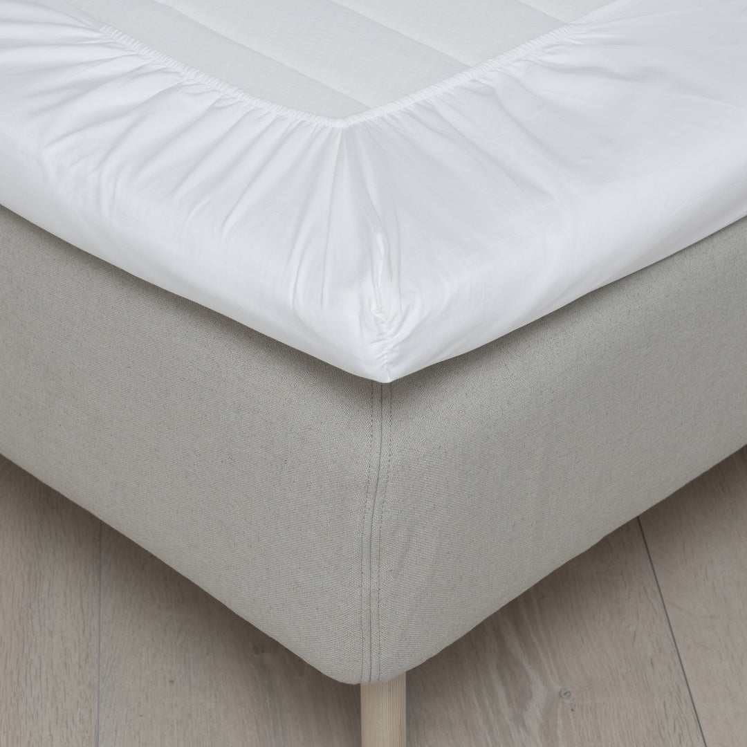 Høie Konvoluttlaken Sateng, hvit, 180x210/30cm – detaljbilde
