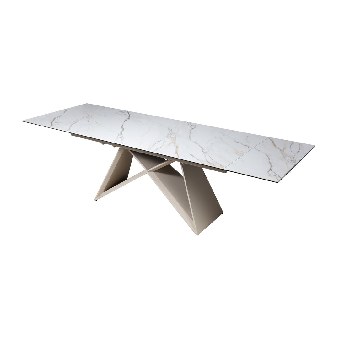 Jenny spisebord i hvit marmorert keramikk med beige kryssformet metallfot mot hvit bakgrunn