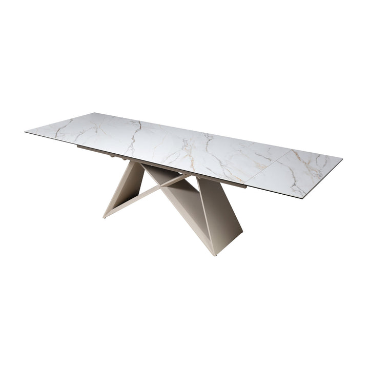 Jenny spisebord i hvit marmorert keramikk med beige kryssformet metallfot mot hvit bakgrunn