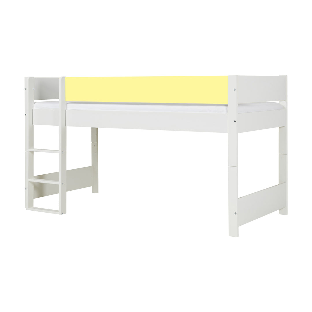 Manis-h Huxie halvhøy barneseng i hvit med stige og solgul sengehest