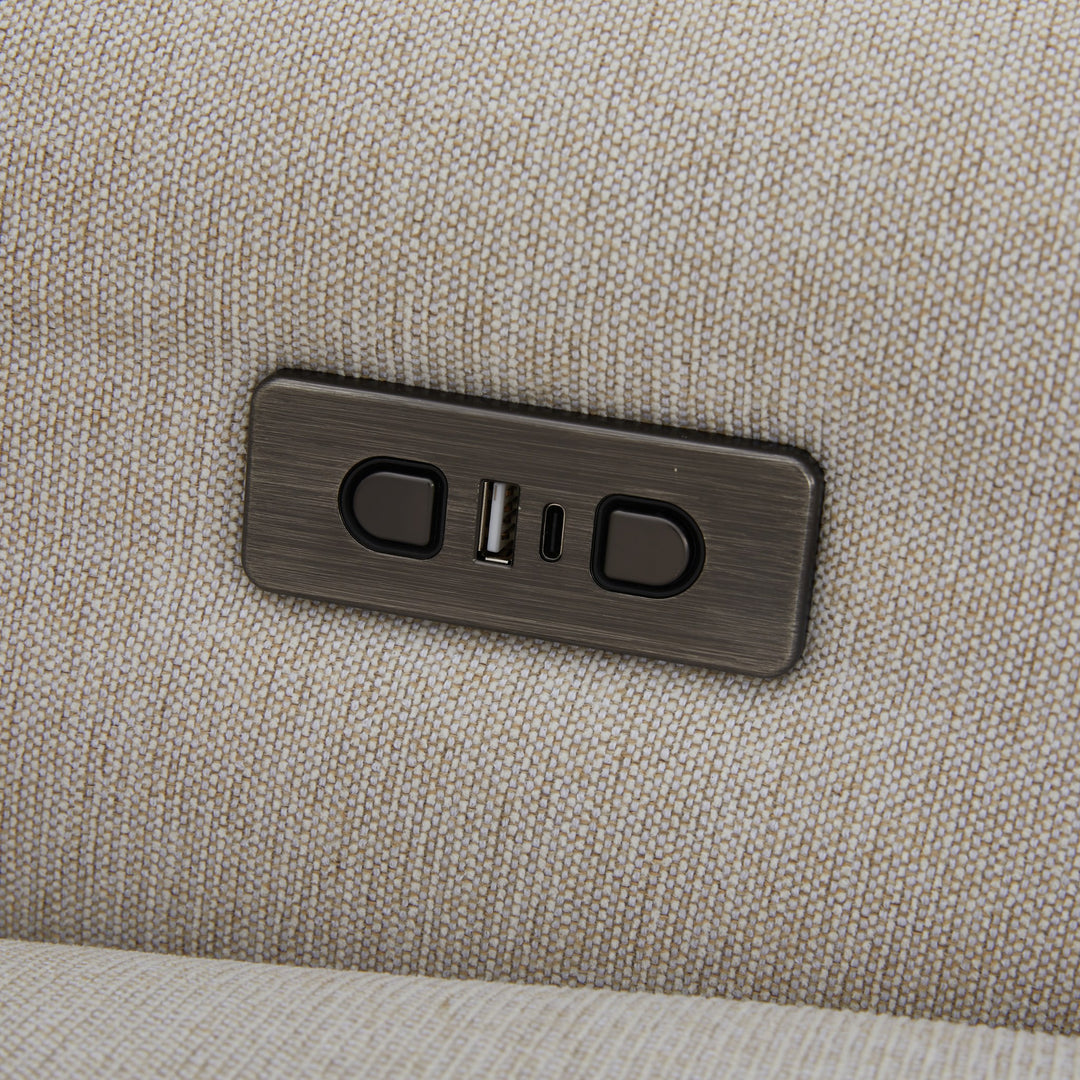 Nice sofa, nærbilde av betjeningspanel med USB-lader i armlenet