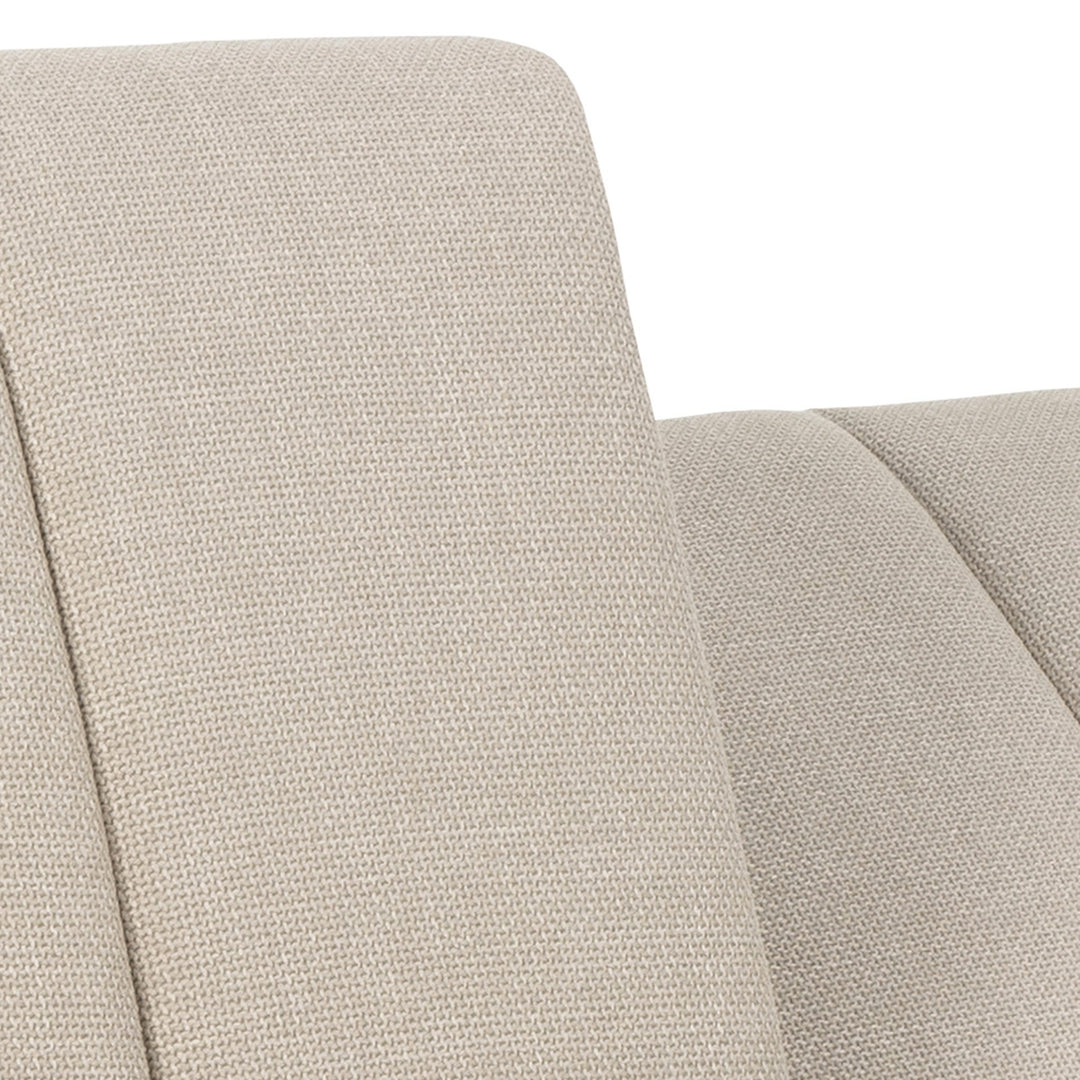 Caix sovesofa i beige stoff, nærbilde av rygg og armlene