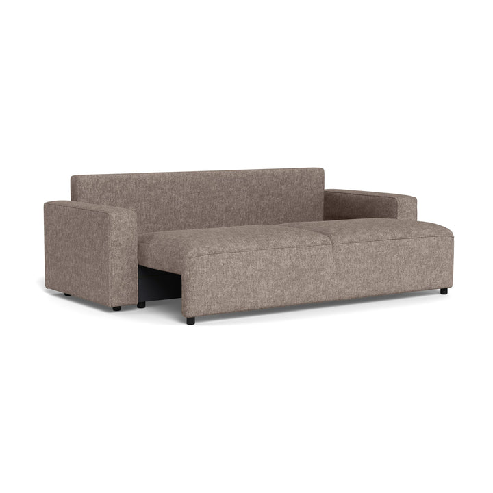 Vento sovesofa i gråbrun chenille trukket delvis ut til seng, sett skrått