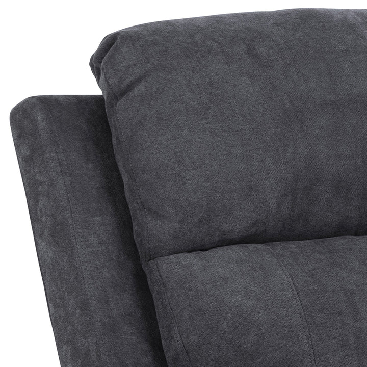 Mora reclinersofa i mørk grå, nærbilde av polstret rygg og nakkestøtte.