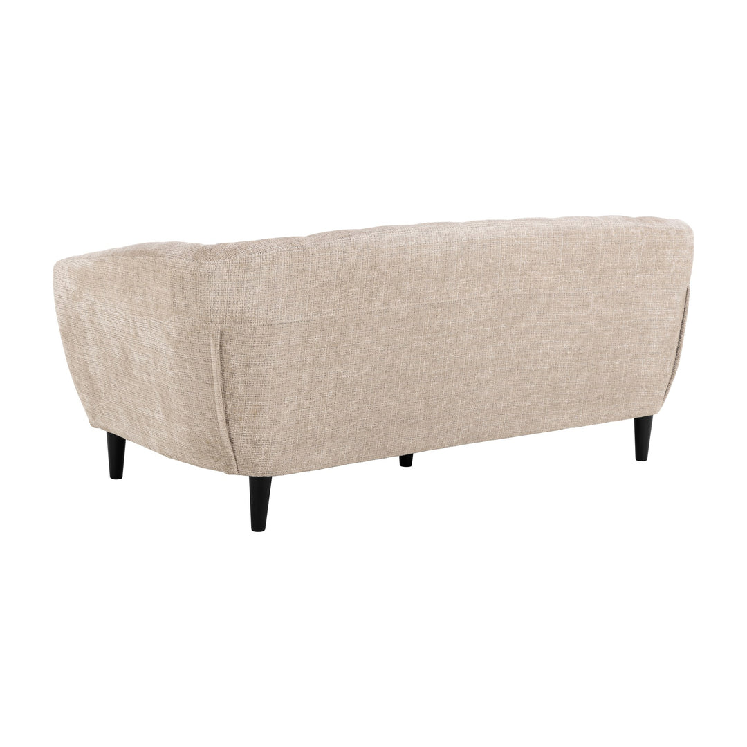 Ria 3-seter sofa i beige chenille med svarte, koniske ben, sett bakfra.