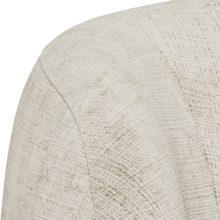 Lodi sofa i lys beige bouclé, nærbilde av rygg og armlene
