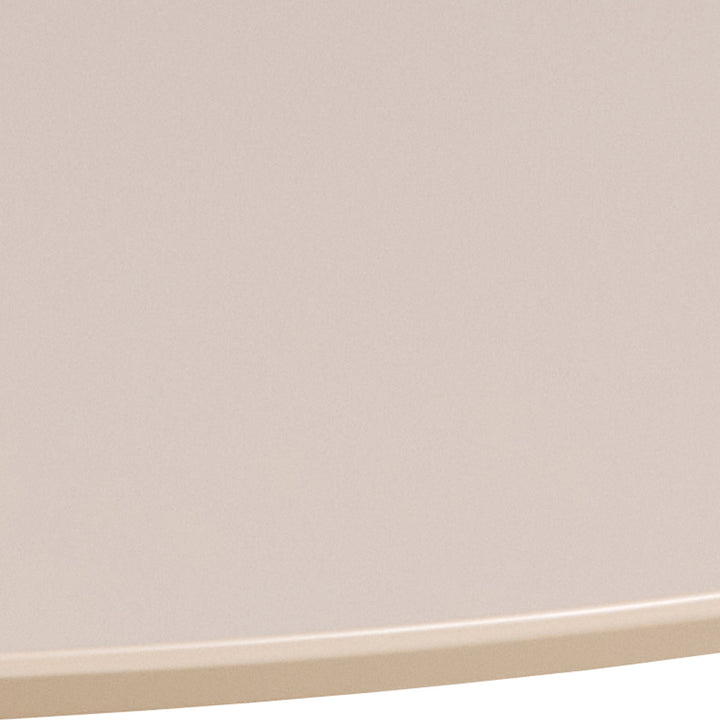 Ibiza spisebord i beige, nærbilde av den glatte, matte bordplaten.
