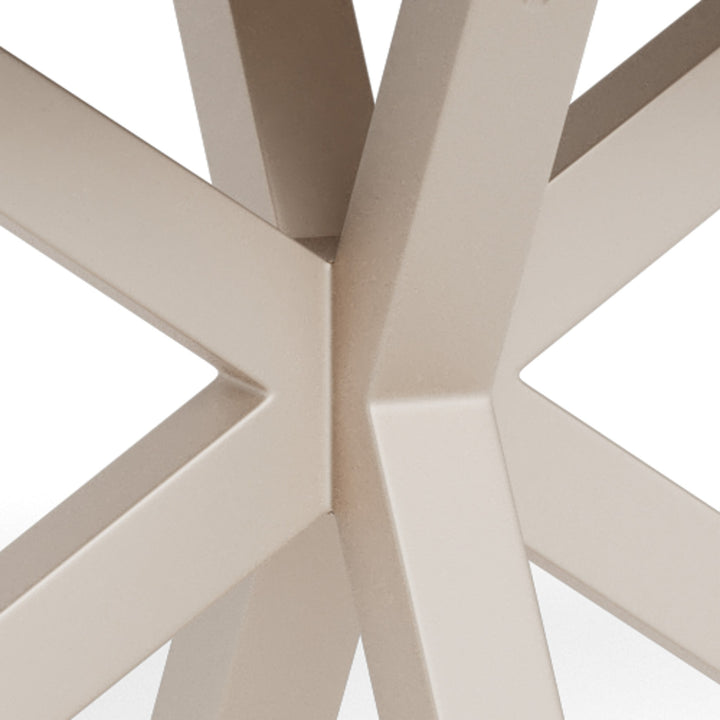 Heaven spisebord, nærbilde av beige kryssformet metallunderstell