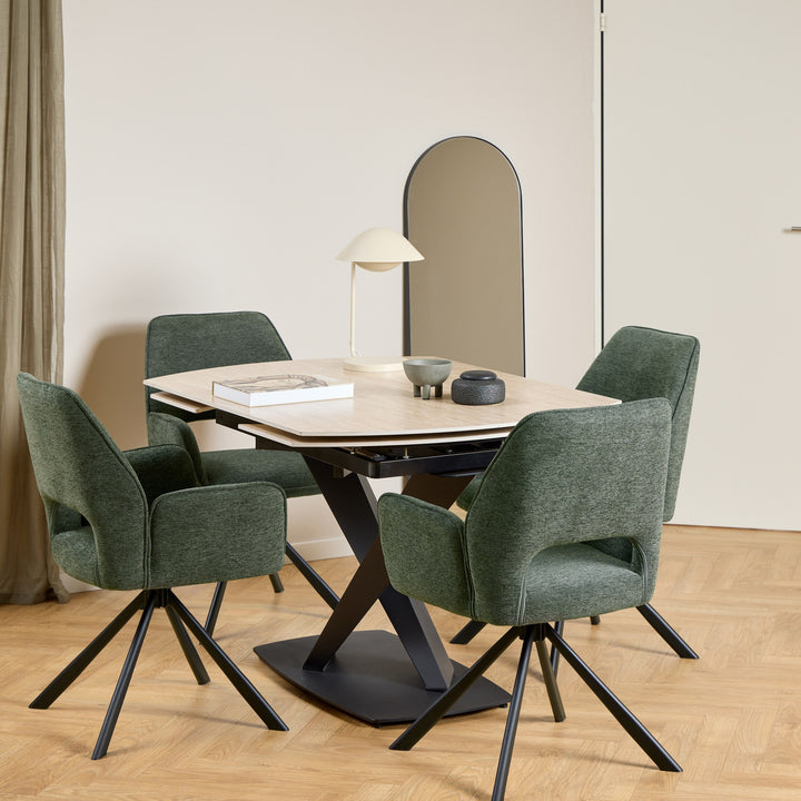 Morella spisebord, nærbilde av bordplate i beige travertinlook