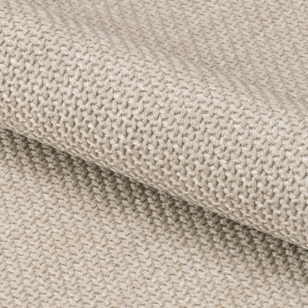Ilsa spisestol, nærbilde av beige møbelstoff
