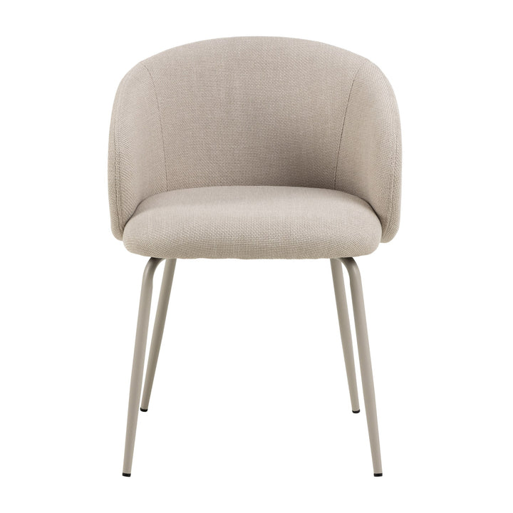 Eleanor spisestol i beige stoff med armlener, sett forfra, med grå metallbein.