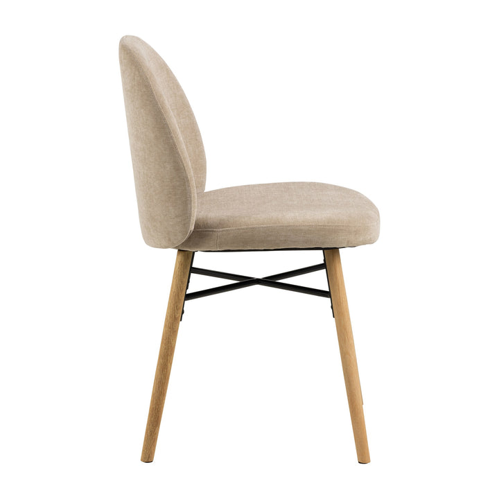 Sophia spisestol i beige stoff med eikeben, sett fra siden