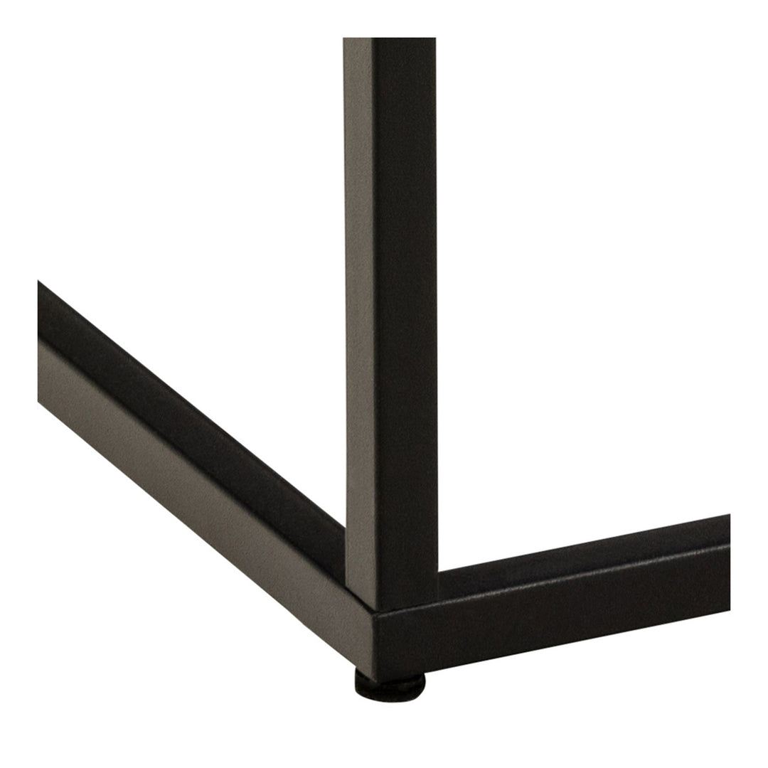 Barossa sidebord, detalj av sort metallramme og ben mot hvit bakgrunn
