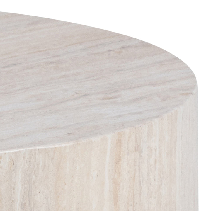Dice sidebord, nærbilde av rund beige travertinplate