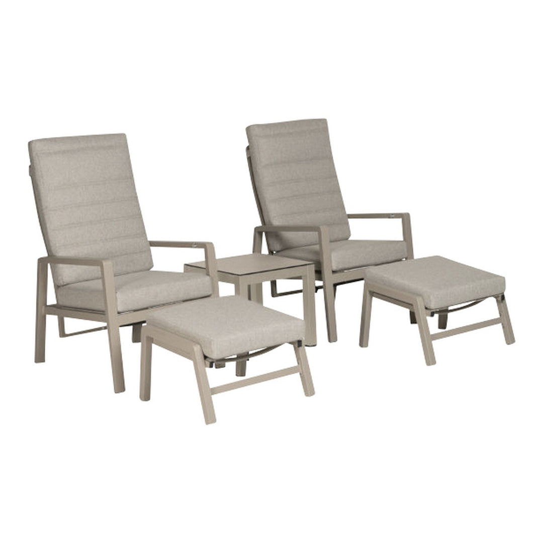 Almeria reclinersett i sand med beige puter