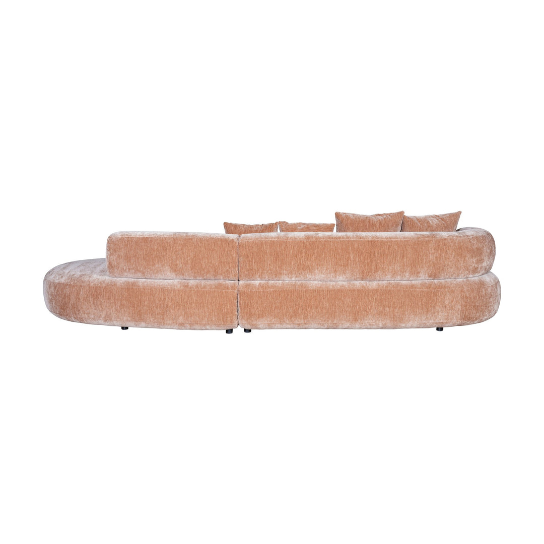 Raja modulsofa i varm beige chenille, buet design, sett bakfra