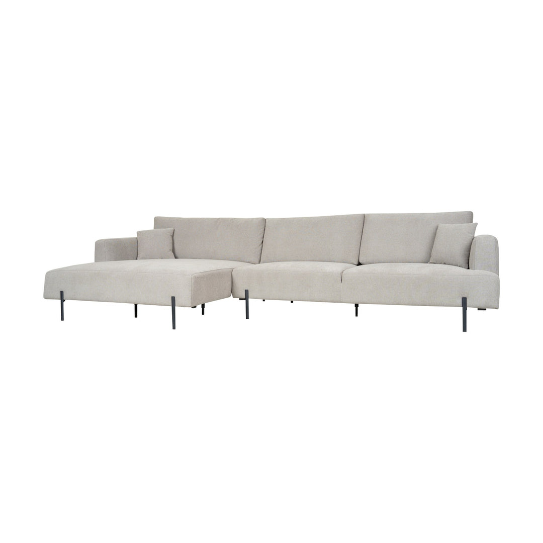 Milazzo hjørnesofa i lys beige stoff med sjeselong og slanke sorte metallben