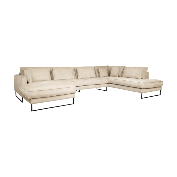 Ashford hjørnesofa i kremfarget chenille med sjeselong og sorte metallmeier