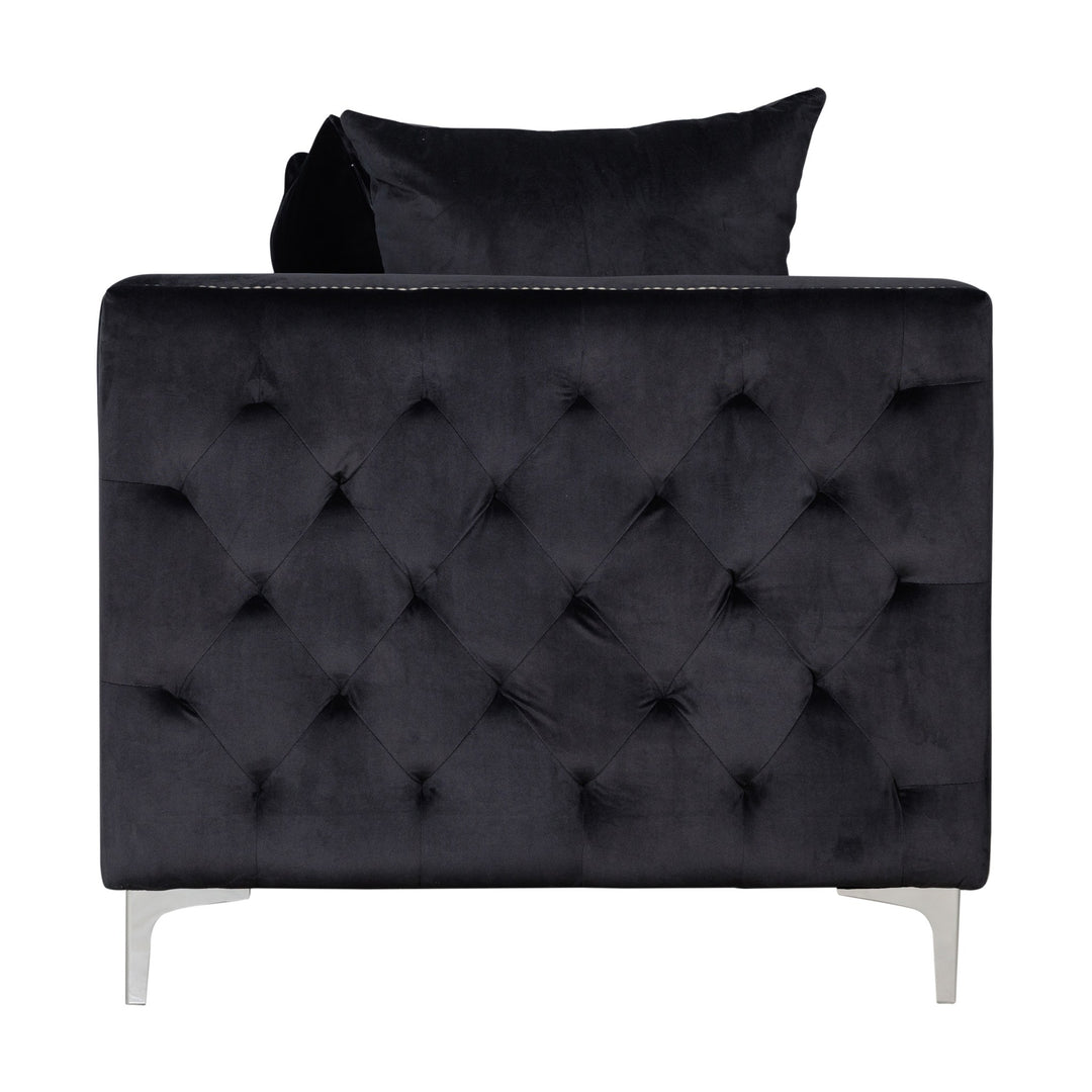 Dallas sofa, sort toseter i velur sett fra siden med knapptuftet panel, mot hvit bakgrunn
