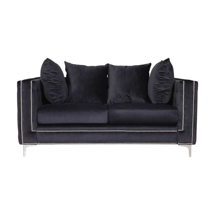 Dallas sofa i sort velur med knapptufting og sølvnagler