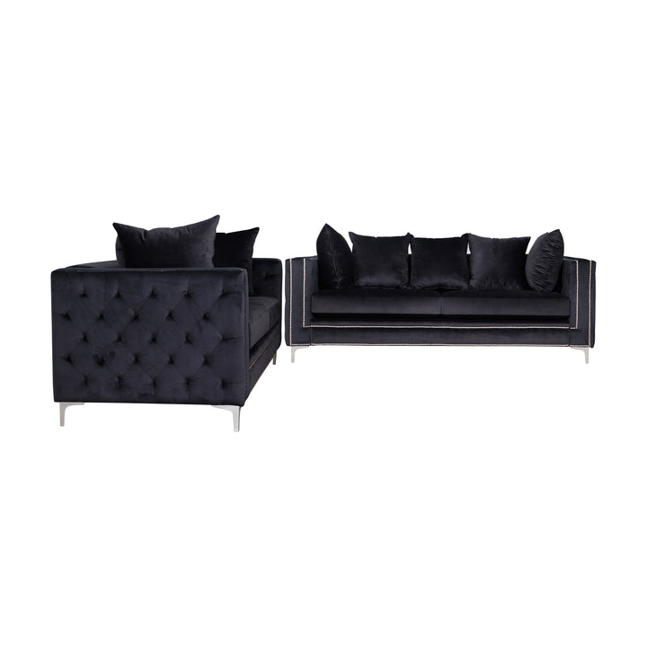 Dallas sofa, sort sofagruppe i velur med løse puter og sølvnagler, mot hvit bakgrunn