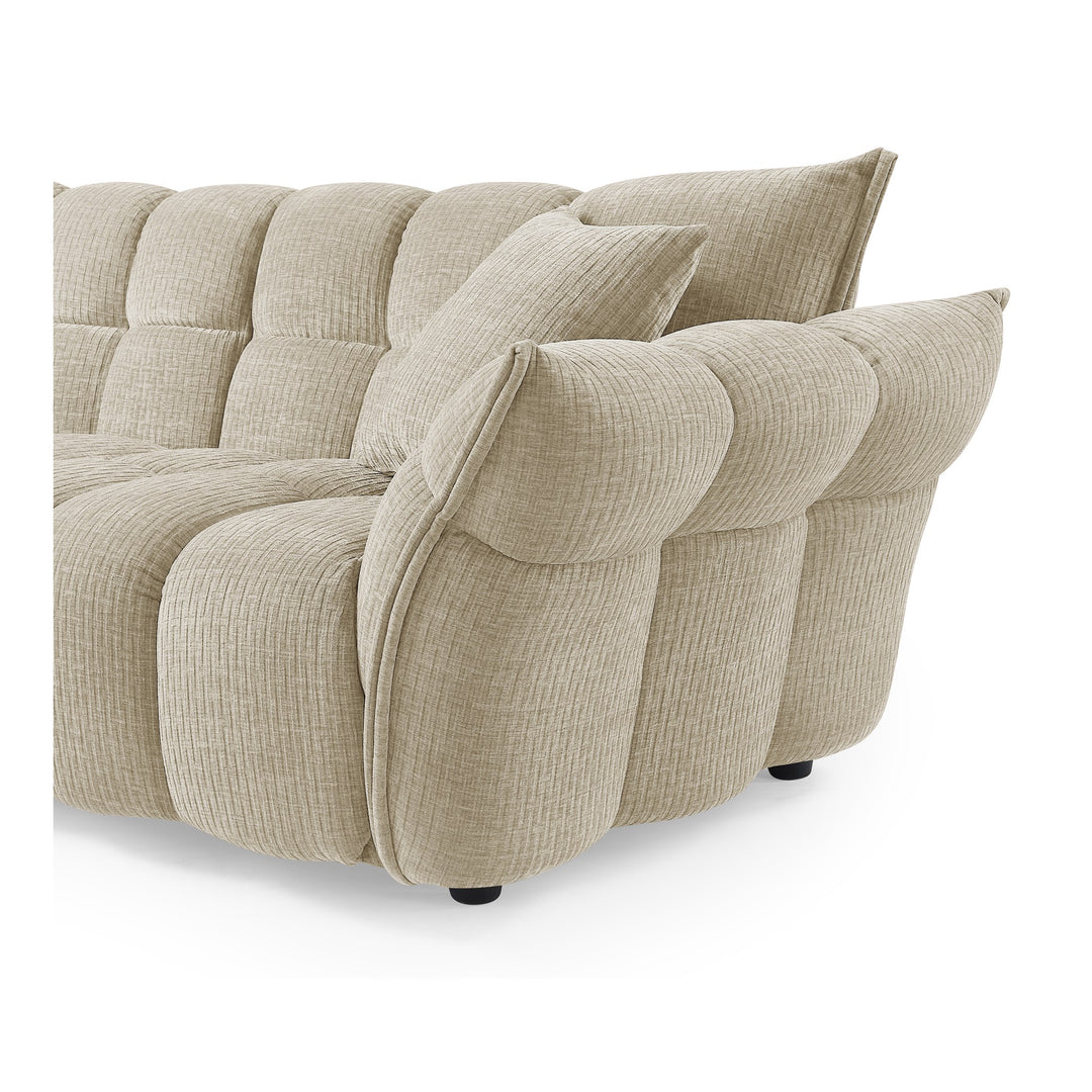 Marigold sofa i beige kordfløyel, sidevisning med myke pløsede ryggputer