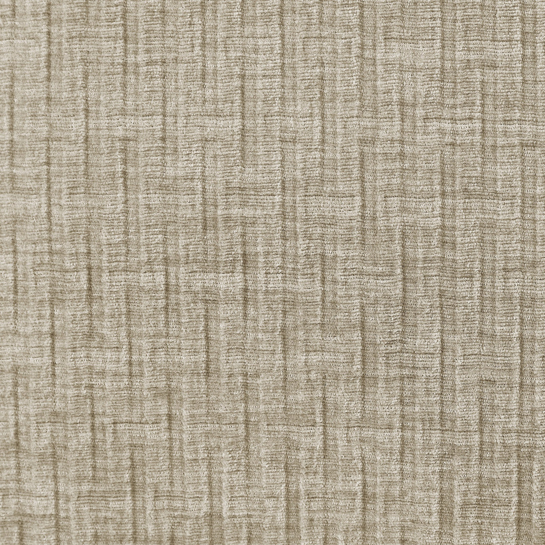 Marigold sofa i beige, nærbilde av det ribbede chenillestoffet.
