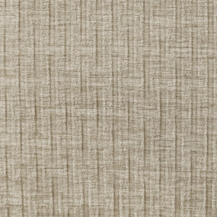 Marigold sofa i beige, nærbilde av det ribbede chenillestoffet.