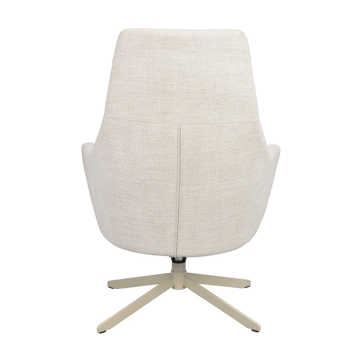 Rowico Conroe loungestol i lys beige stoff, sett bakfra med dreibar metallfot